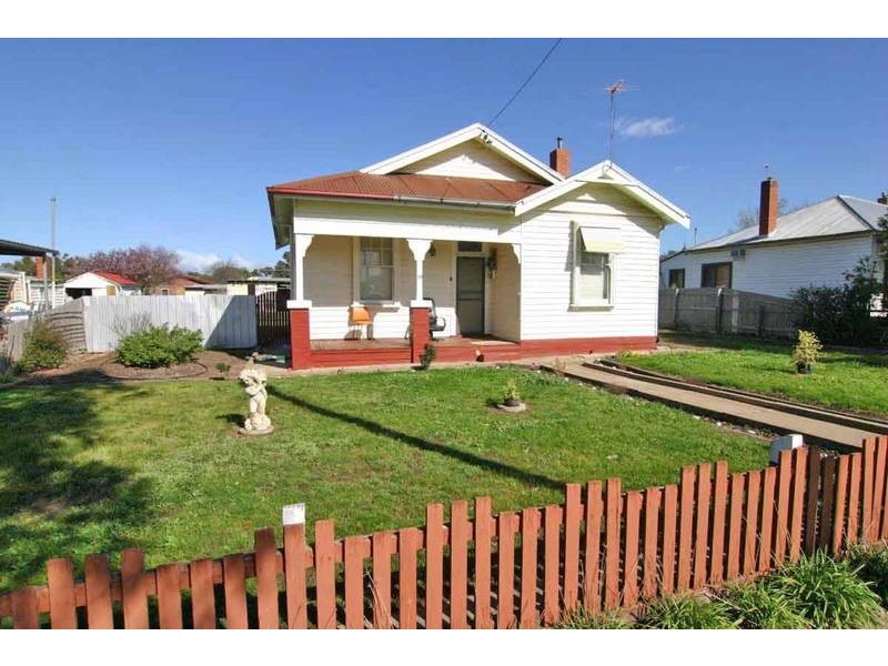 19 Blake Street, Ararat VIC 3377