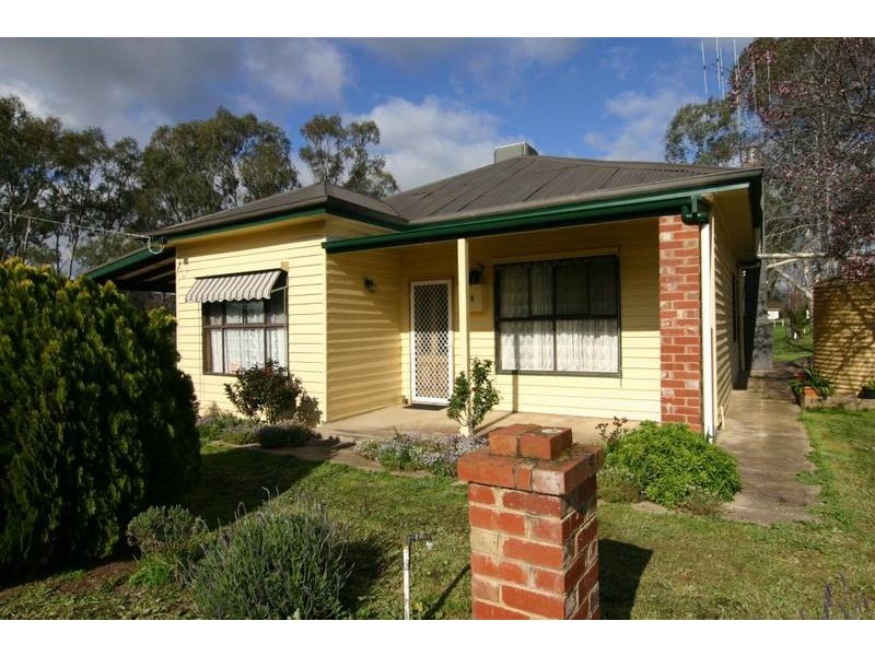 54 McKinlay Street, Landsborough VIC 3384