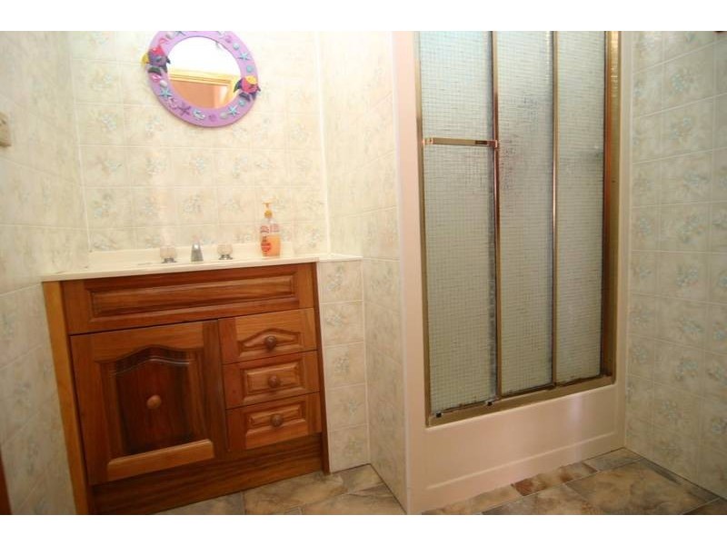 54 McKinlay Street, Landsborough VIC 3384