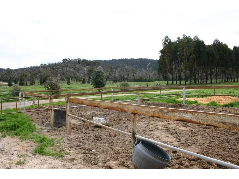 818 Panrock Road, Great Western VIC 3377