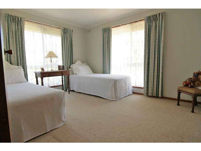 20 Barkly Street West, Ararat VIC 3377