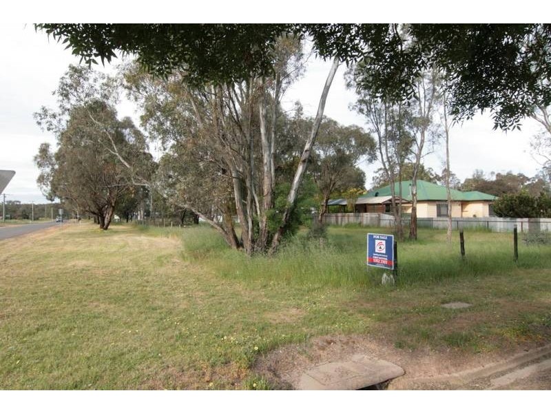 57 Main Street, Great Western VIC 3377