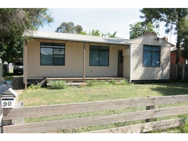 90 Rundell Street, Ararat VIC 3377