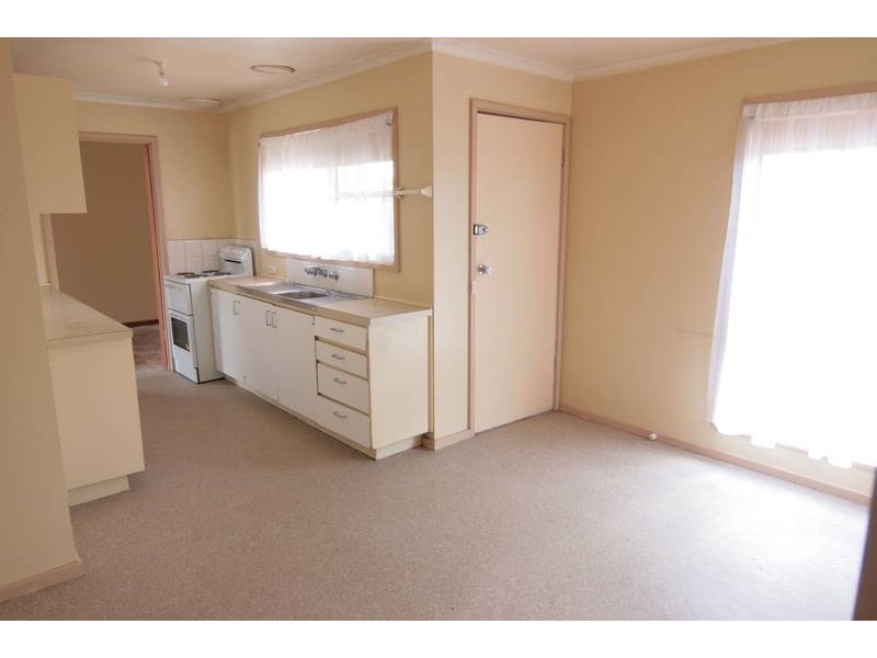 8 Grevillea Court, Ararat VIC 3377