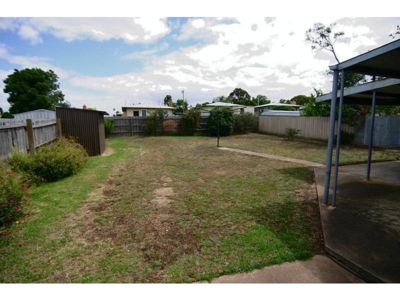 8 Churchill Avenue, Ararat VIC 3377