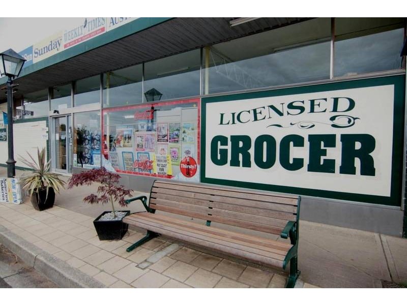 2124 Glenelg Highway, Lake Bolac VIC 3351