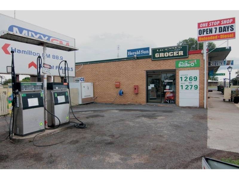 2124 Glenelg Highway, Lake Bolac VIC 3351