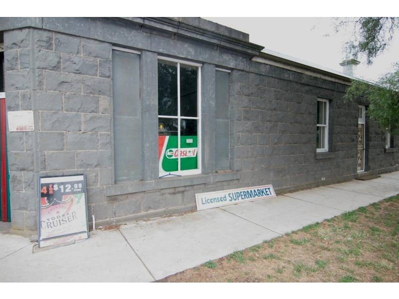 2124 Glenelg Highway, Lake Bolac VIC 3351