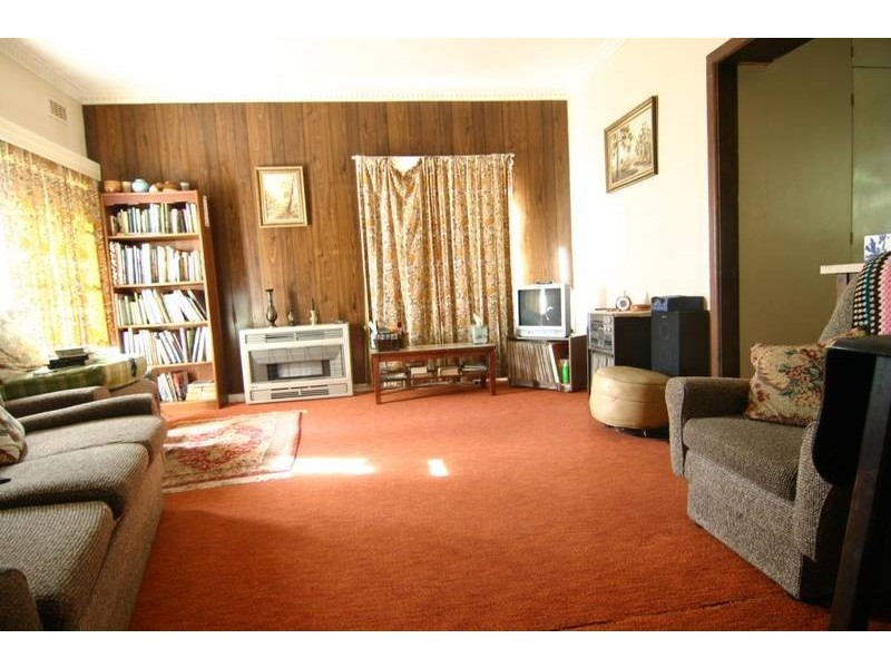 52 Churchill Avenue, Ararat VIC 3377