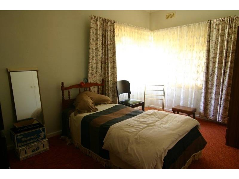 52 Churchill Avenue, Ararat VIC 3377