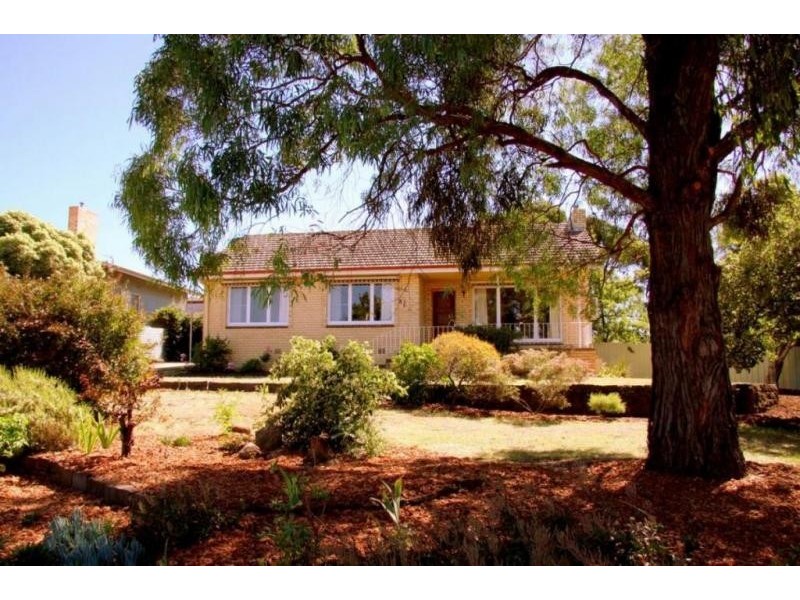 7 Mimosa Avenue, Ararat VIC 3377