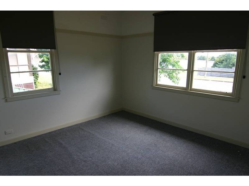 4 Churchill Avenue, Ararat VIC 3377