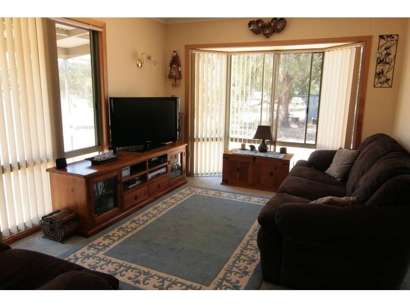 15 Cunningham Lane, Landsborough VIC 3384