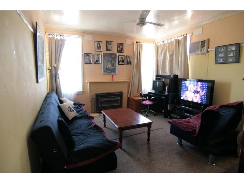 27 Montgomery Street, Ararat VIC 3377