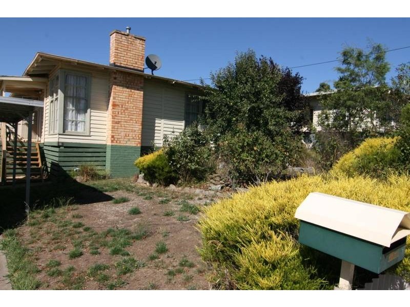 16 Montgomery Street, Ararat VIC 3377