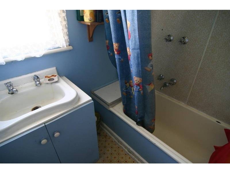 14 Bonnin Avenue, Ararat VIC 3377