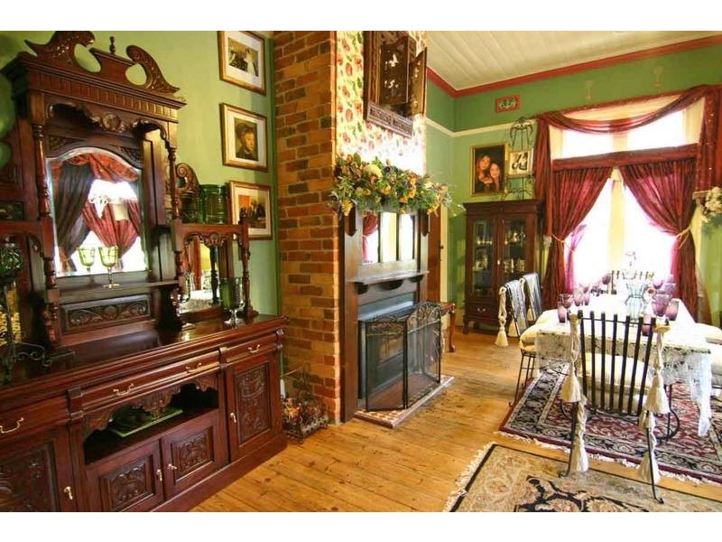 24 Port Fairy Road, Ararat VIC 3377