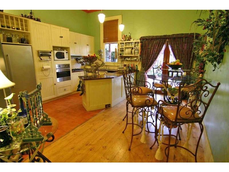 24 Port Fairy Road, Ararat VIC 3377