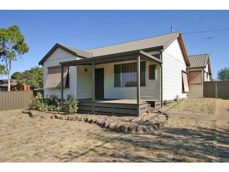 56 Churchill Avenue, Ararat VIC 3377