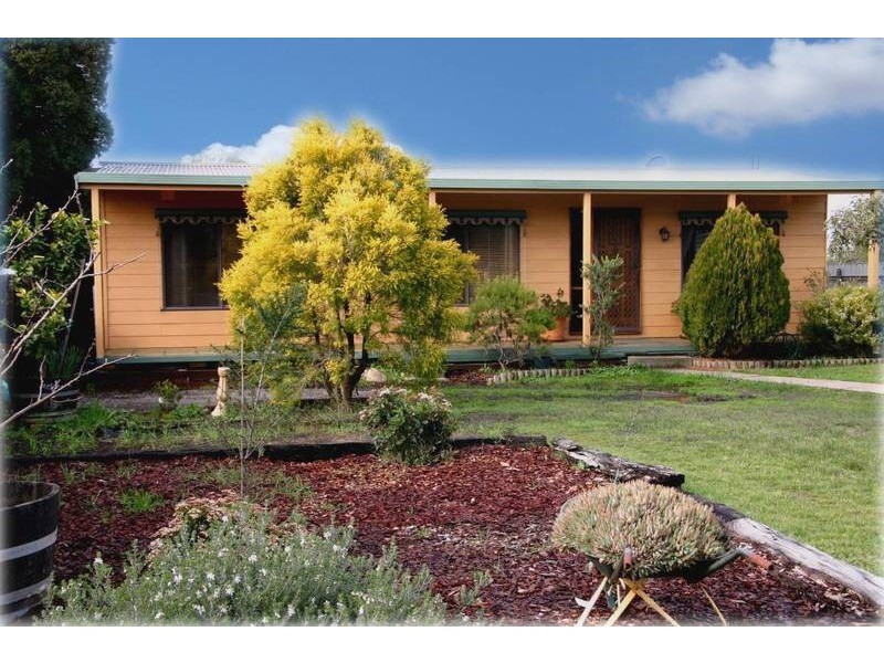 42 Dean Street, Ararat VIC 3377