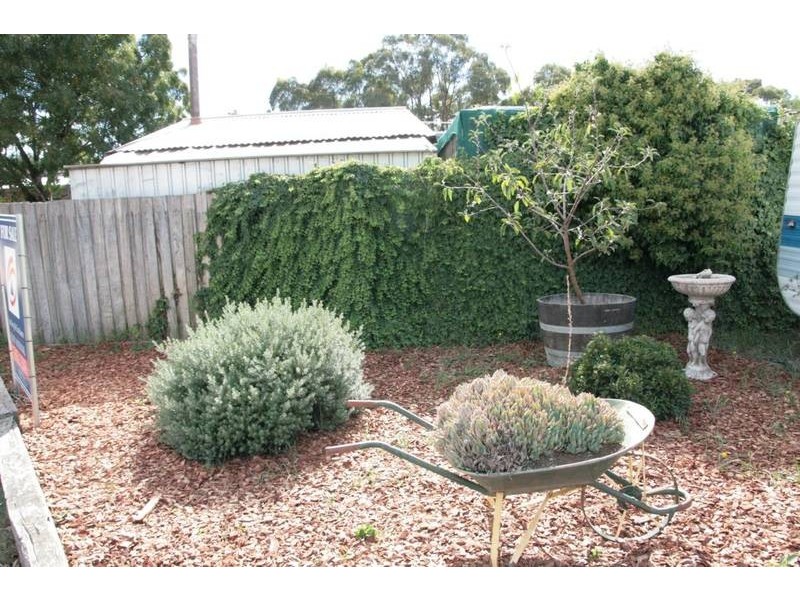 42 Dean Street, Ararat VIC 3377
