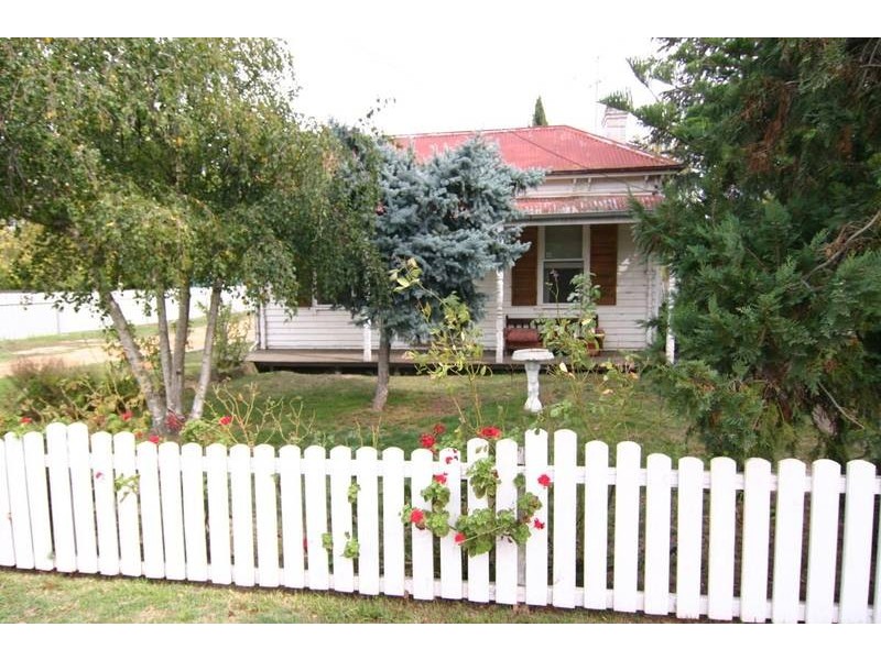 35 George Road, Ararat VIC 3377