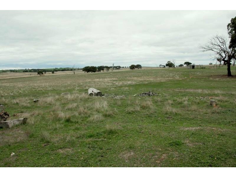 Overingtons Road, Moyston VIC 3377