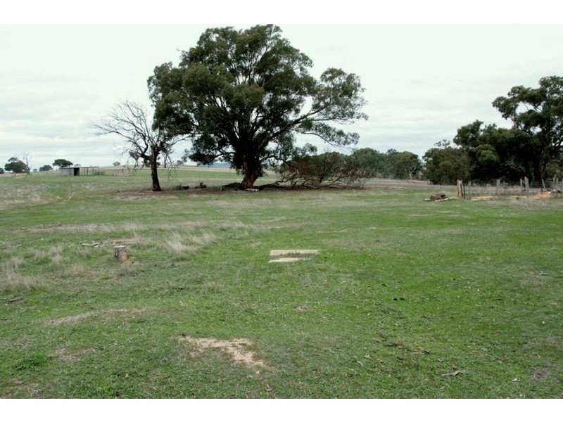 Overingtons Road, Moyston VIC 3377