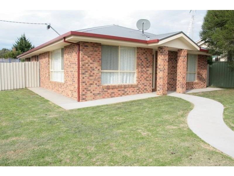 16 Wilmot Street, Ararat VIC 3377