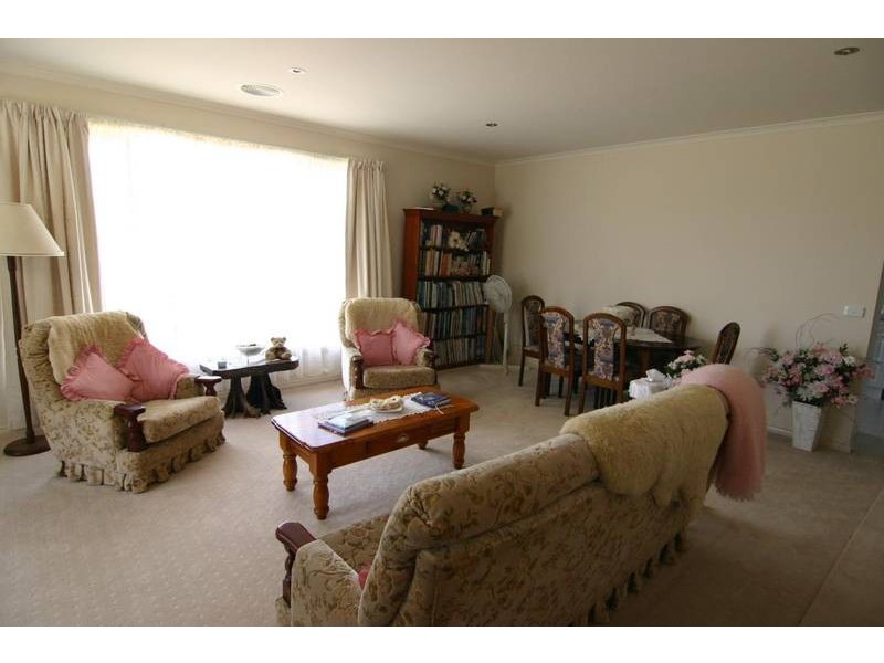 16 Wilmot Street, Ararat VIC 3377