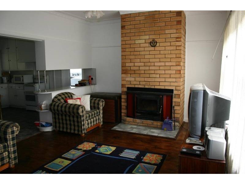 19 Mount Cole Road, Warrak VIC 3377