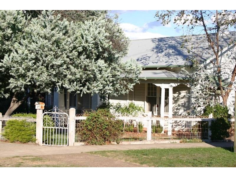 2 High Street, Ararat VIC 3377