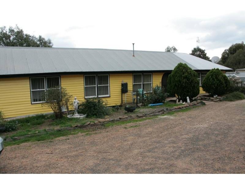 34 Lennox Springs Road, Moyston VIC 3377