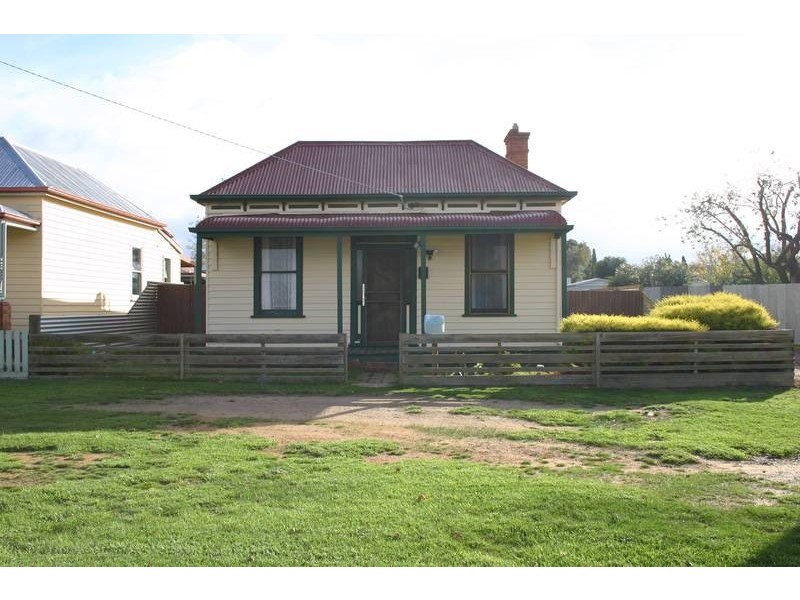 35 Maude Street, Ararat VIC 3377