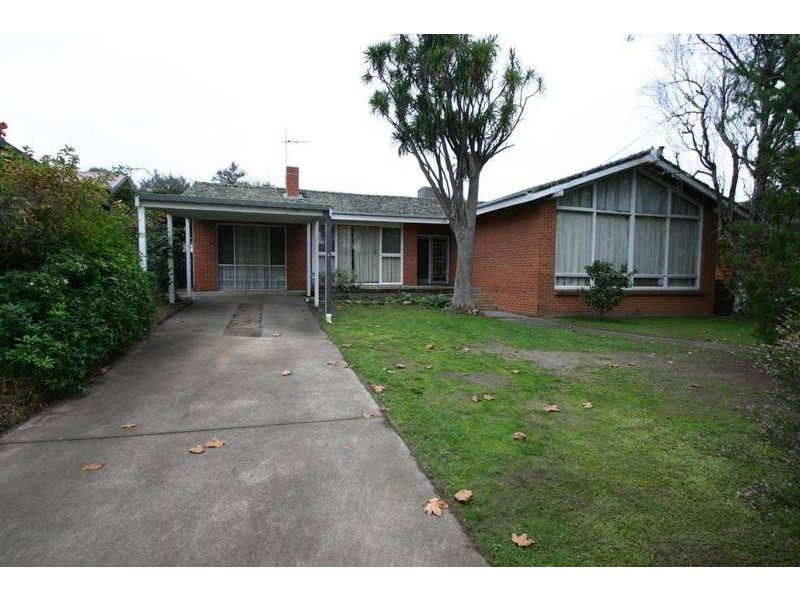 24 Barkly Street West, Ararat VIC 3377