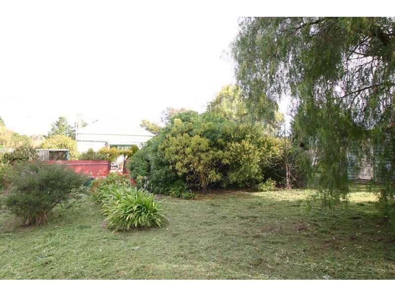 9 Currajong Avenue, Ararat VIC 3377