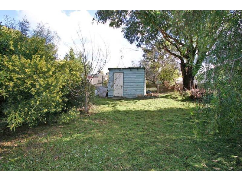 9 Currajong Avenue, Ararat VIC 3377
