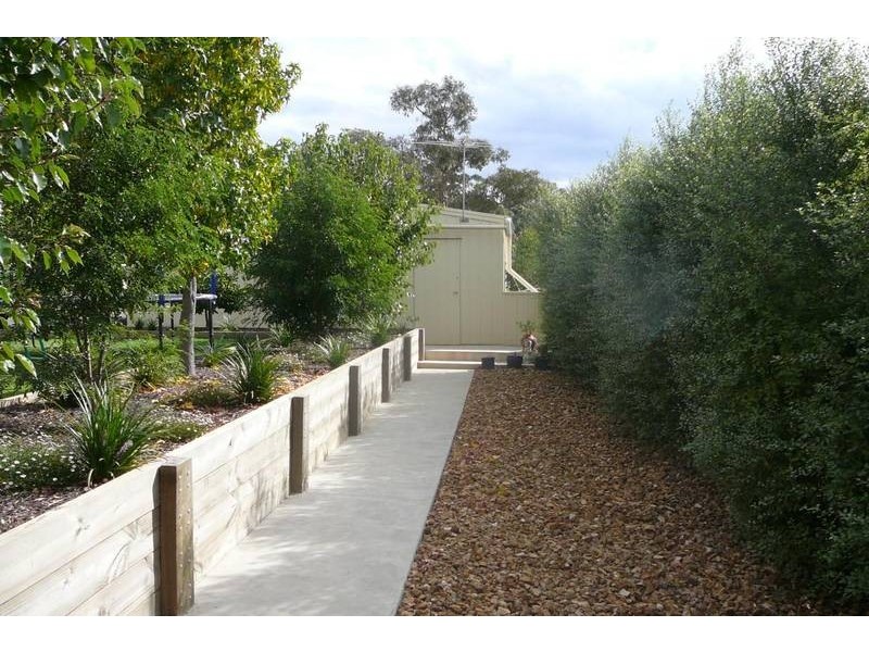 1 Lobelia Drive, Ararat VIC 3377