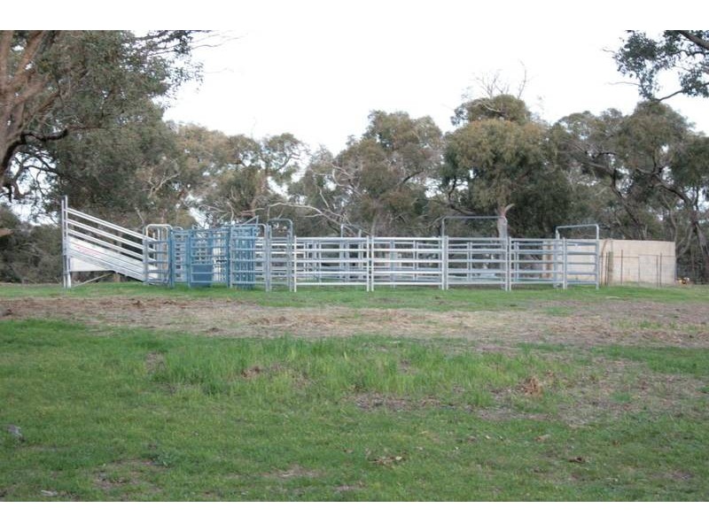 563 Sugar Loaf Road, Great Western VIC 3377