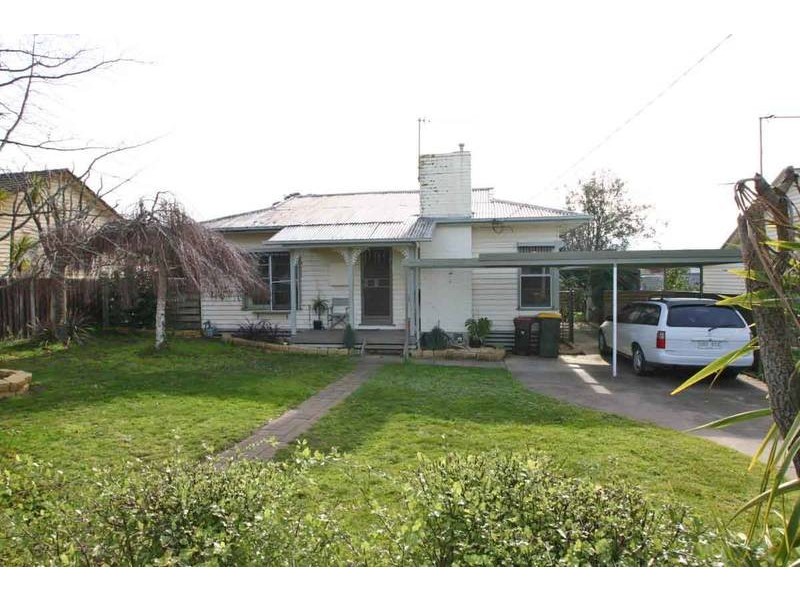 17 Laidlaw Street, Ararat VIC 3377