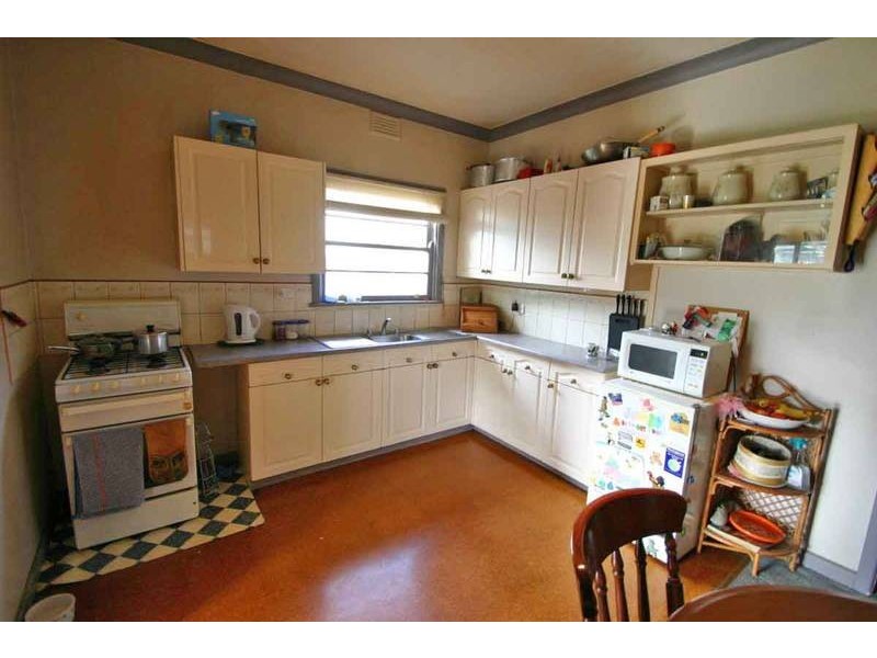 17 Laidlaw Street, Ararat VIC 3377