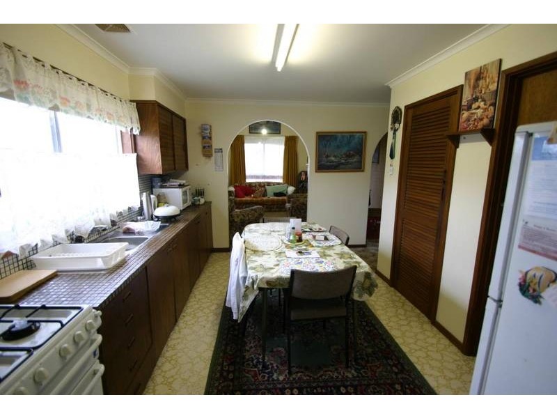 16 Coad St, Ararat VIC 3377