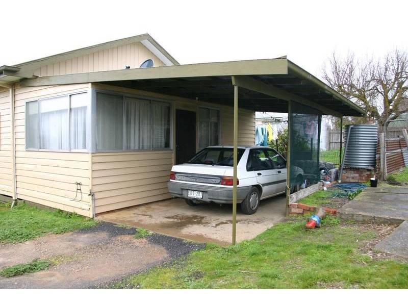 16 Coad St, Ararat VIC 3377
