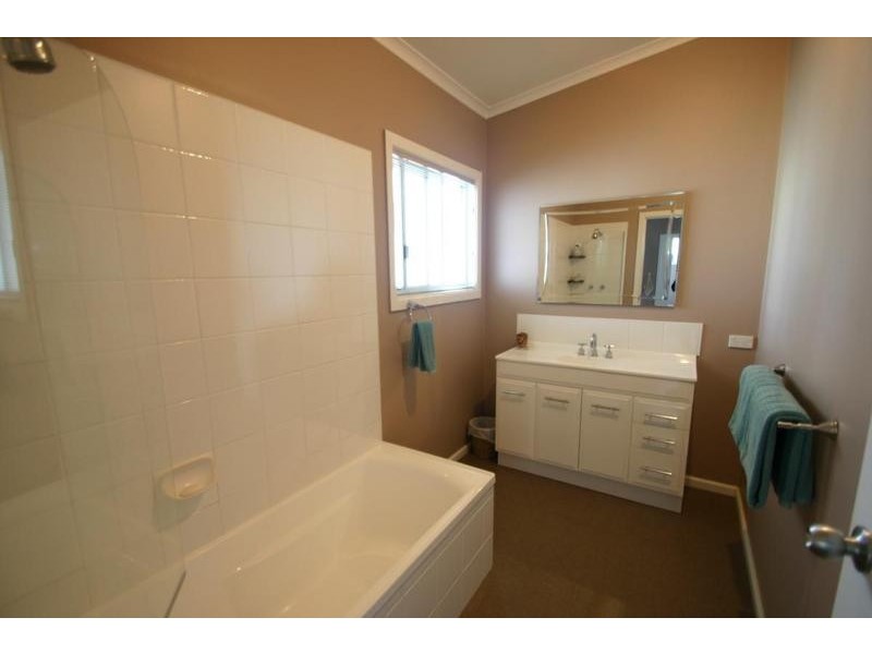 32 Benbow Street, Ararat VIC 3377