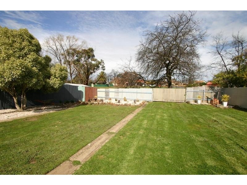 32 Benbow Street, Ararat VIC 3377