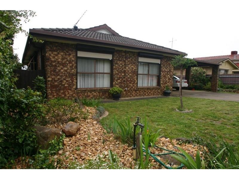 14 Ellerker Avenue, Ararat VIC 3377