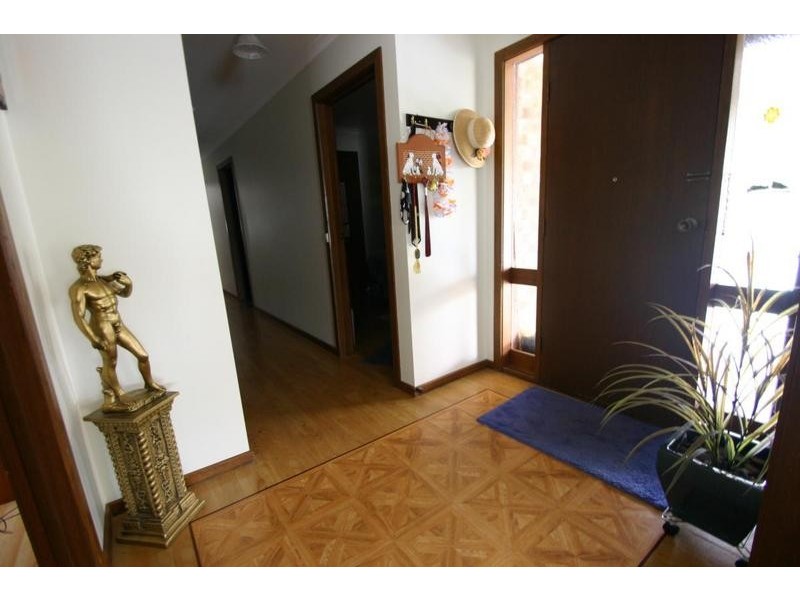 14 Ellerker Avenue, Ararat VIC 3377