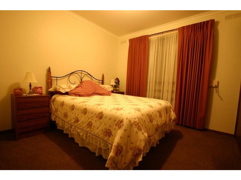 14 Ellerker Avenue, Ararat VIC 3377