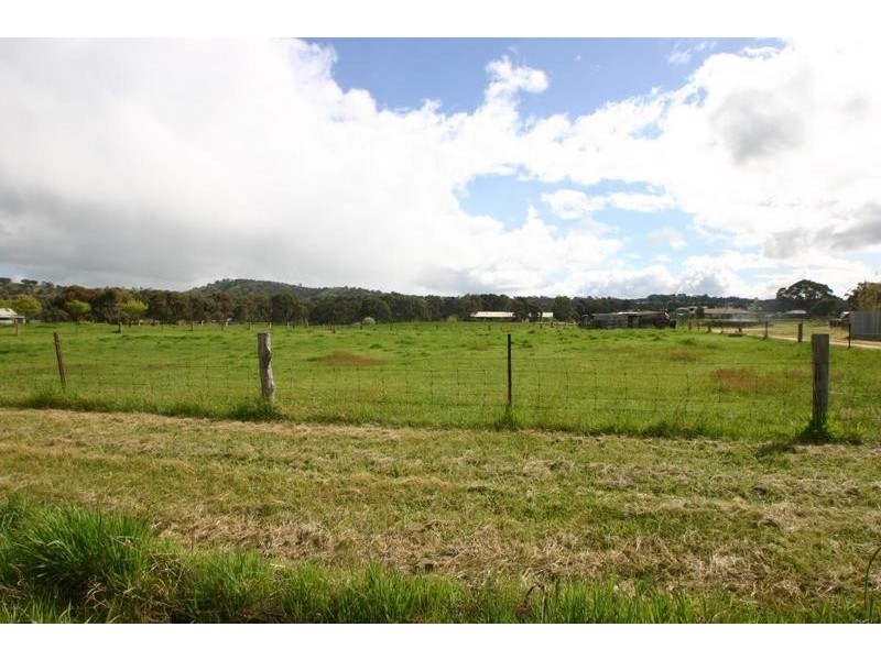 62 Tatyoon Road, Ararat VIC 3377