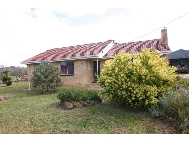 62 Tatyoon Road, Ararat VIC 3377